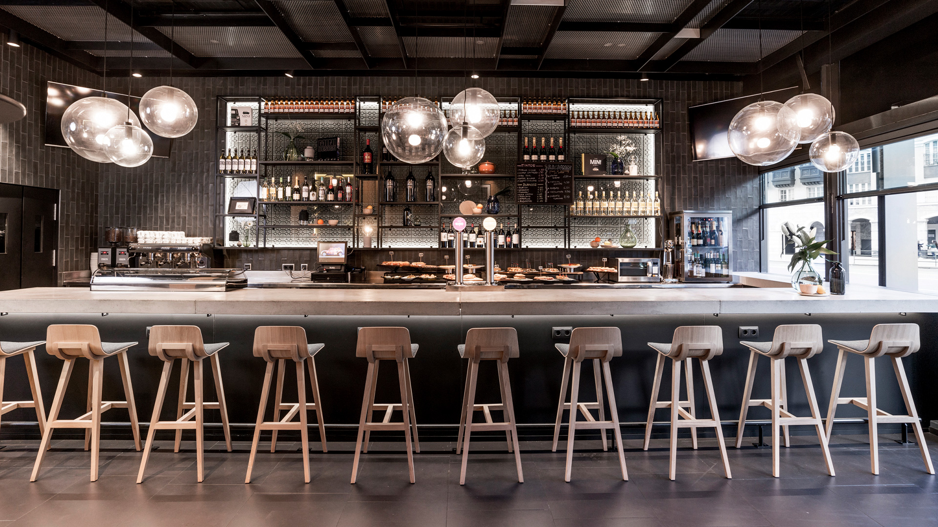 LIGANOVA | MINI | Brand Experience – MINI Bar Bilbao