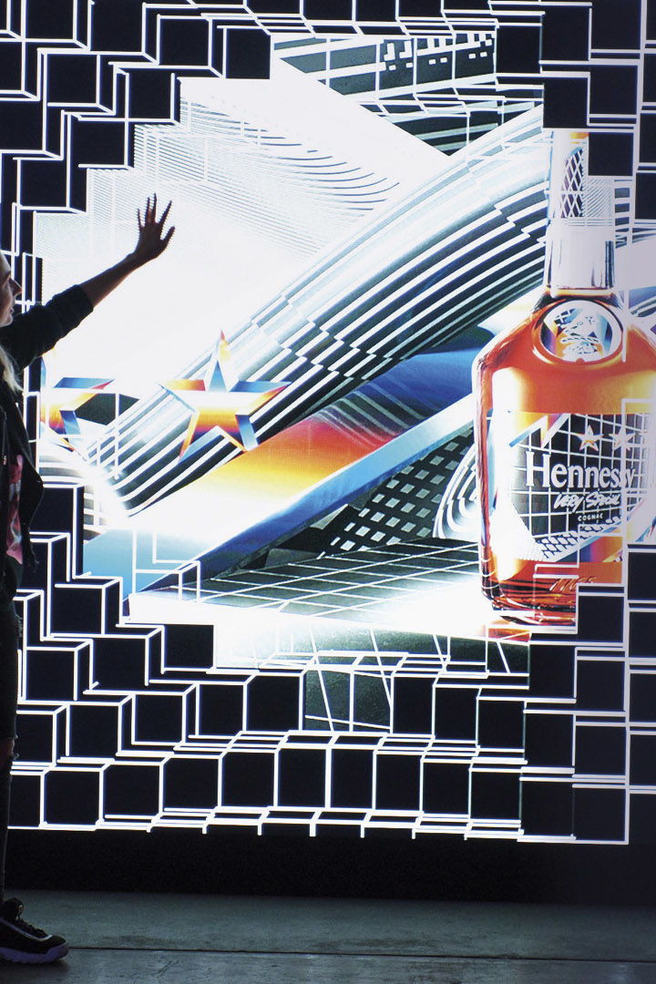 LIGANOVA | Hennessy | Remixing the present | Digital Wall | Brand Experience